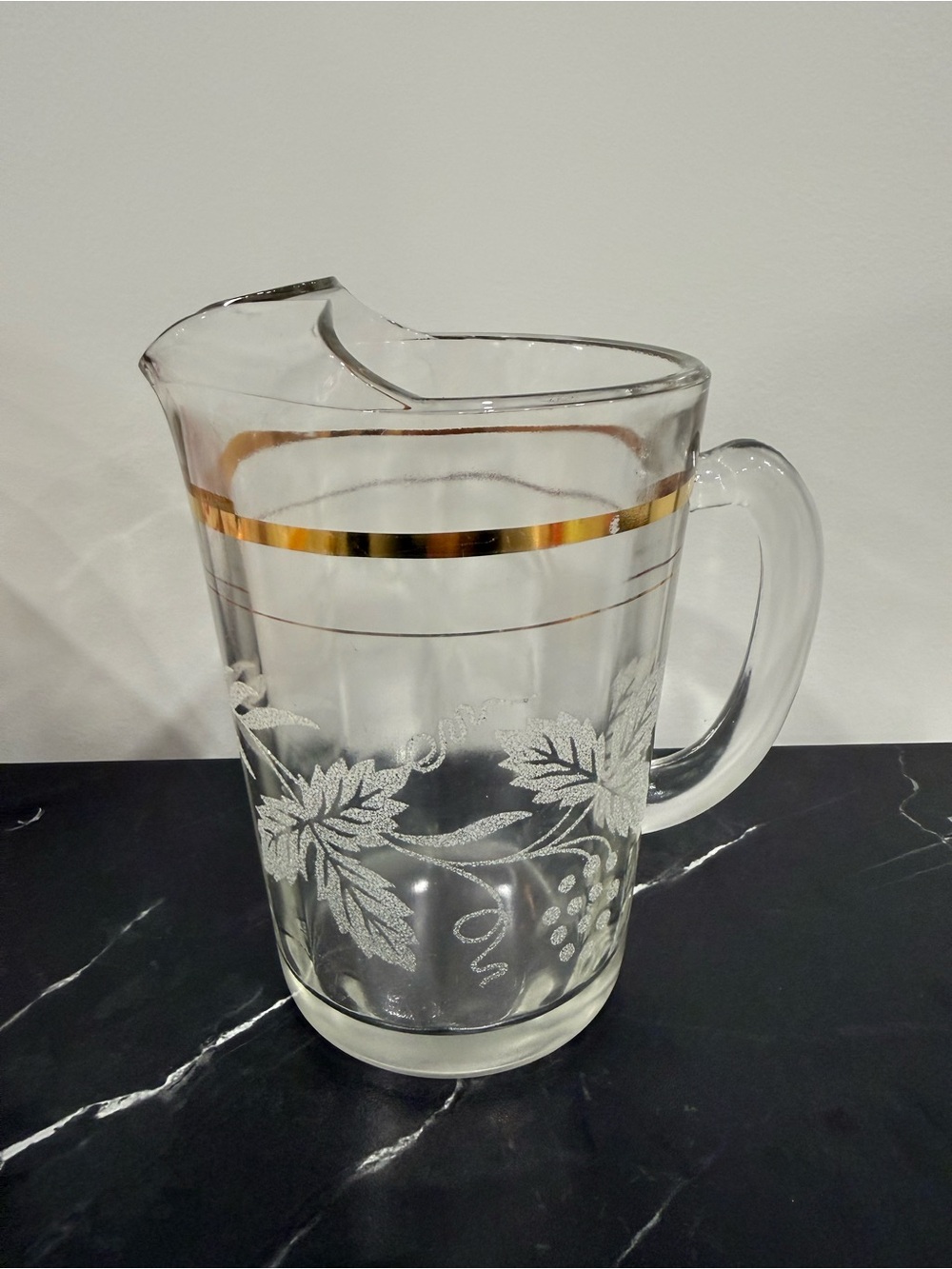 LN  Bartlett Collins Clear Glass Pitcher Handle & Spout Gold Grape Etch 8 in